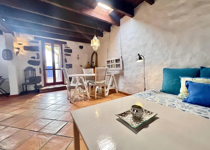 Privategardens Doublebed Freep Tv Wifi Uga