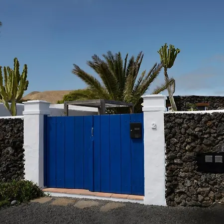 펜션 Privategardens Doublebed Freep Tv Wifi Uga