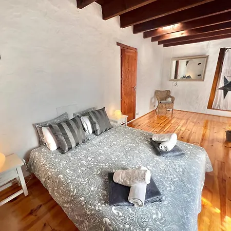 펜션 Privategardens Doublebed Freep Tv Wifi Uga